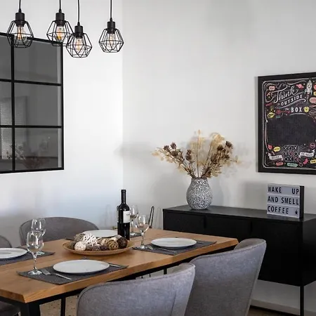 Apartment Glance