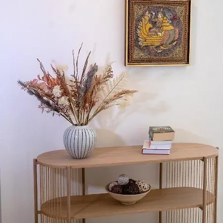 Apartment Glance