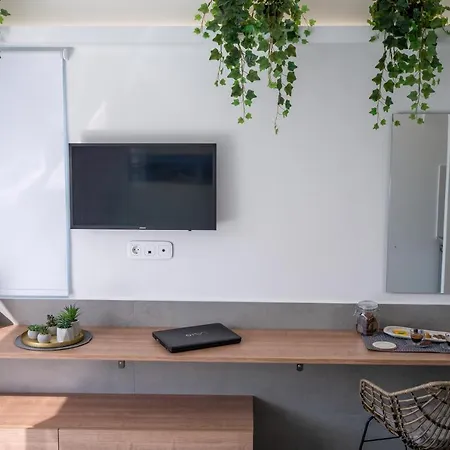 Glance Apartment *