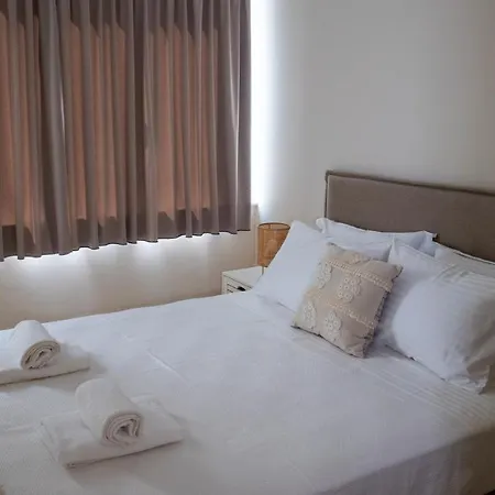 Glance Apartment *
