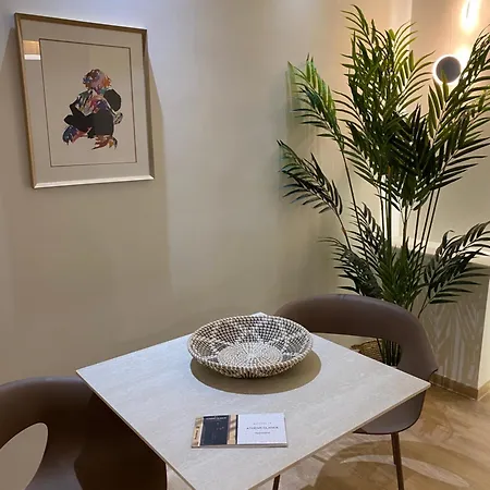 Apartment Glance